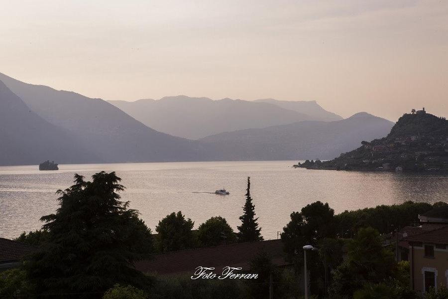 Casa Vacanze Gli Ulivi Del Lago Villa Sale Marasino Esterno foto