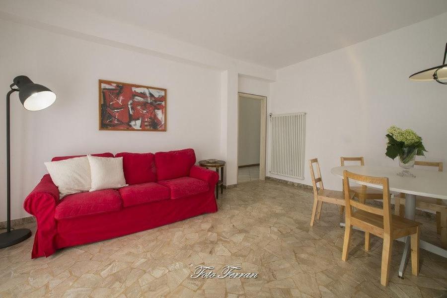 Casa Vacanze Gli Ulivi Del Lago Villa Sale Marasino Esterno foto